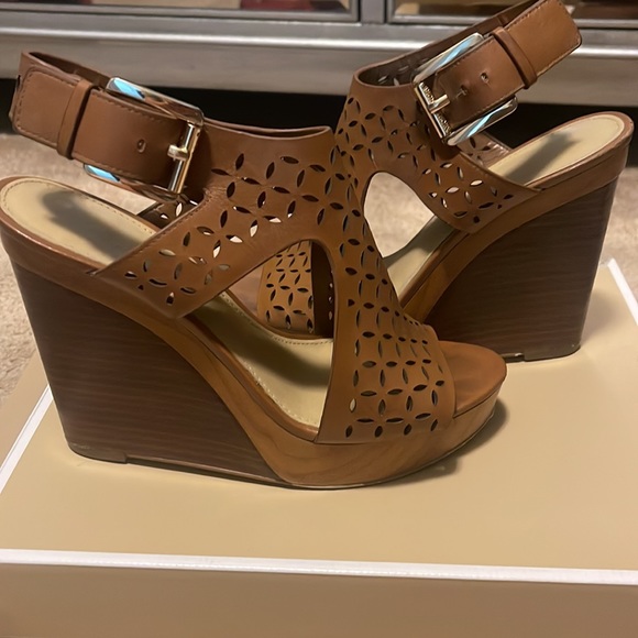 Michael Kors Wedges - Picture 2 of 6